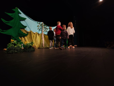 Průzkumníci v lese